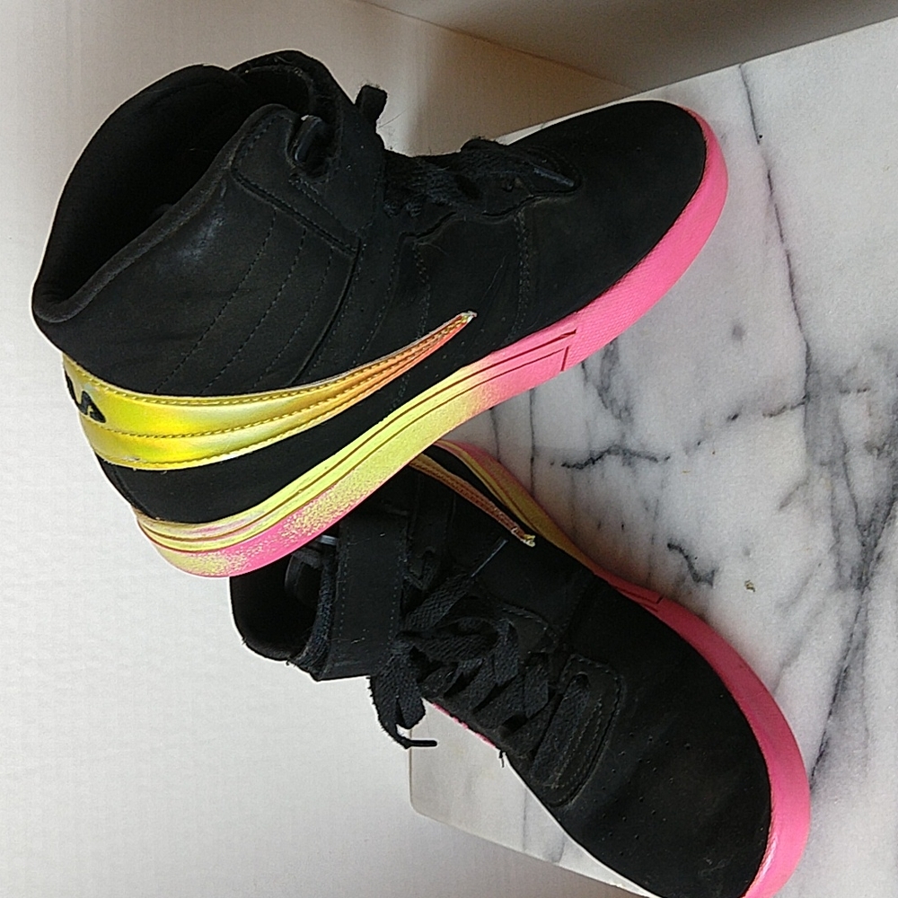 Girl's Fila Holographic Shoes Size 3.5